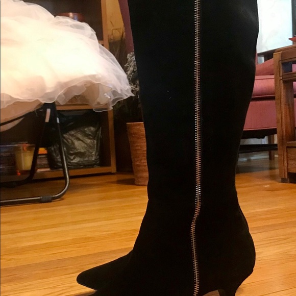 Black boots - Picture 3 of 5